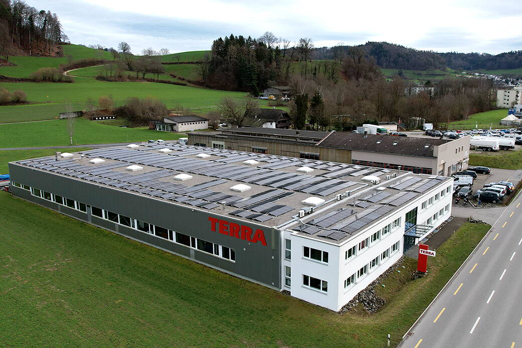Photovoltaikanlage: TERRA AG für Tiefbautechnik Photovoltaikanlage: TERRA AG für Tiefbautechnik